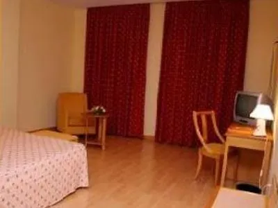 Hotel La Imora 哈恩 4*,